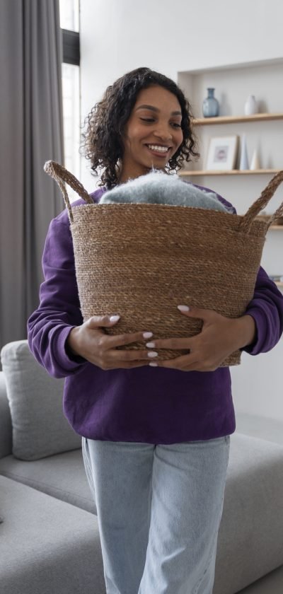 interior-designer-with-basket-home